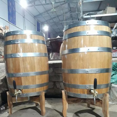 Thông tin cơ bản về thùng gỗ ủ rượu 300L dáng đứng
