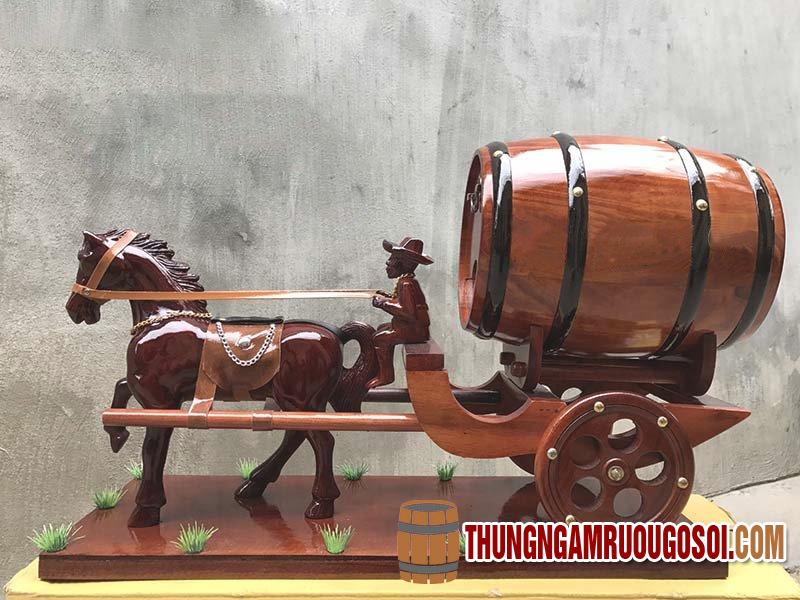 mua-xe-ngua-phao-trong-ruou-vang Xe nột ngựa kéo trống rượu